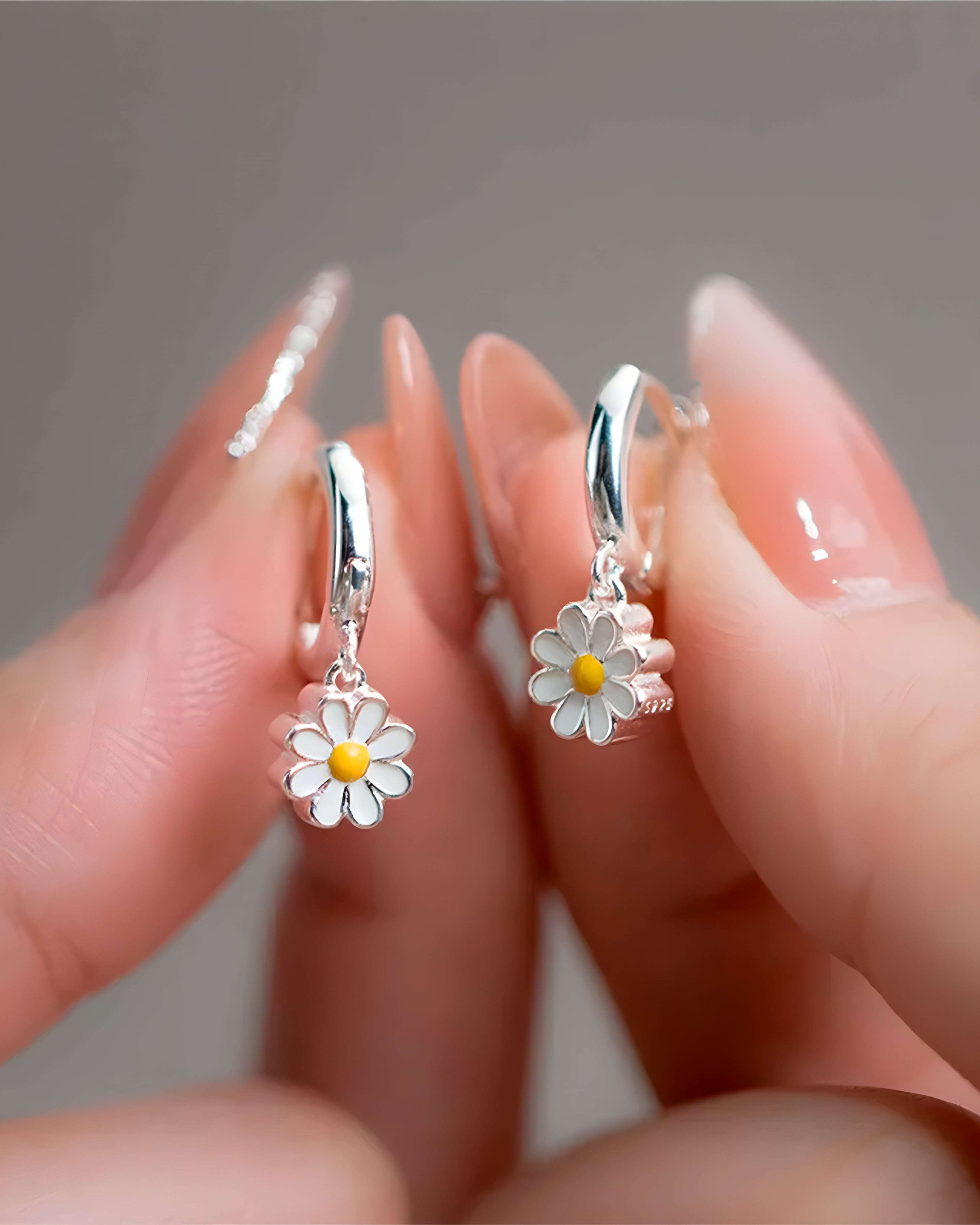 Brincos Mini Margaridas Prata 925